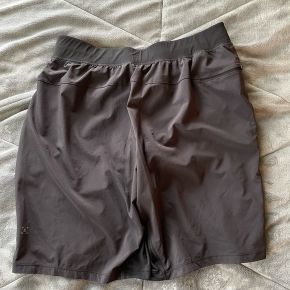 Lululemon T.H.E. 9” lined shorts size L (black, gray, and white) - Picture 7 of 7